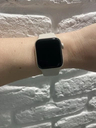 Смарт-годинник Apple Watch SE (2023) GPS 40mm Starlight Aluminium Case with Starlight Sport Band - M/L (MR9V3QP/A) фото від покупців 19