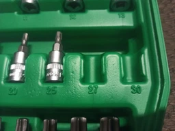 Полупрофессиональный набор инструментов Intertool 1/4", 1/2", 108 предметов (ET-6108SP) фото от покупателей 5