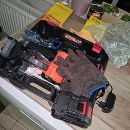 Акумуляторна ланцюгова міні пила в кейсі Krafftec (36V 4 Ач) + 2 акумулятори з автоматичним мастилом та індикатором заряду шина 20 см Німеччина (35677)