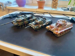 Збірна модель Revell Танк Леопард 2 A6M+ рівень 5 масштаб 1:35 (RVL-03342)