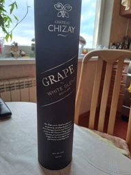 Закарпатский виноградный крепкий напиток Chateau Chizay Grape White Blend 0.5 л 42% в подарочной упаковке (4820001633788)