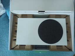 Ігрова консоль Microsoft Xbox Series S 512GB (White) фото від покупців 12