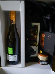Набор с игристым вином Lambrusco "Карамельная вечеринка" (4820207316331) фото от покупателей 2