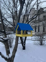 Годівничка для птахів підвісна Слава Україні! 28х27х29 см Майстерня містера Томса Сосна