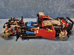 Конструктор LEGO Technic Ferrari Daytona SP3 3778 деталей (42143) фото от покупателей 9
