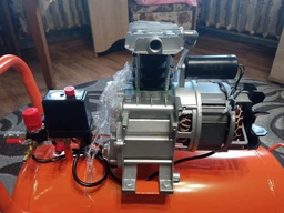 Повітряний компресор Сталь КСТ-50 з Набором пневмоінструменту 5 предметів фото від покупців 7