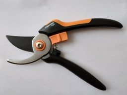 Плоскостной секатор Fiskars Solid P321 (1057162) фото от покупателей 7