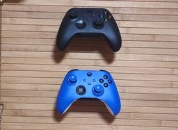 Держатели для геймпадов на стену ViMount DualSense PS5 (PS4, XBOX) 2шт белый фото от покупателей 3
