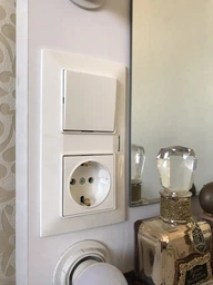 Рамка двухместная горизонтальная Panasonic Arkedia Slim белая WNTF0802-2WH