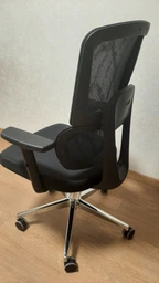 Офисное эргономичное кресло GT Racer B-522-1 Black фото от покупателей 4