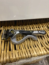Станок для бритья мужской Gillette ProShield Power с 1 сменным картриджем