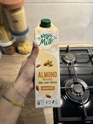 Напиток растительный Vega Milk миндальный с рисом ультрапастеризованный 950 мл (4820192262088) фото от покупателей 1
