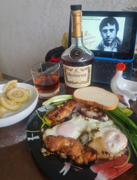 Коньяк Hennessy VS 4 роки витримки 0.7 л 40% у подарунковій упаковці (3245995960015) фото від покупців 3
