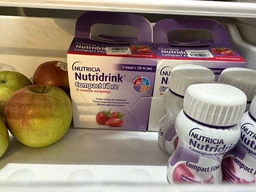 Энтеральное питание Nutricia Nutridrink Compact Fibre Strawberry со вкусом клубники с высоким содержанием энергии и пищевыми волокнами 4 шт х 125 мл (8716900551628) фото от покупателей 4