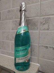 Напиток на основе вина Fortinia Фраголино Pina Colada голубой полусладкий 0.75 л (8018075001732)
