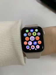 Смарт-годинник Apple Watch SE (2023) GPS 40mm Starlight Aluminium Case with Starlight Sport Band - M/L (MR9V3QP/A) фото від покупців 5