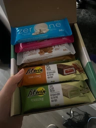 Протеиновый батончик FitWin Protein Bar 33%, 60 грамм с начинкой - Кокос фото от покупателей 4