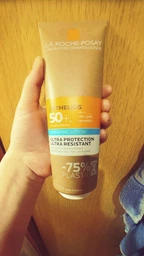 Солнцезащитный увлажняющий лосьон для кожи лица и тела La Roche-Posay Anthelios Hydrating Lotion с очень высокой степенью защиты SPF50 + 250 мл (3337875761123) фото от покупателей 4