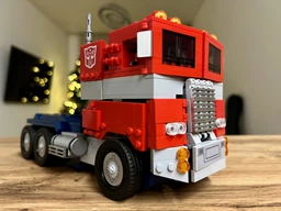 Конструктор LEGO Icons Оптимус Прайм 1508 деталей (10302) фото от покупателей 2