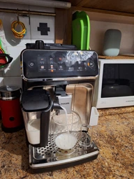 Кофемашина PHILIPS Series 3300 EP3347/90 фото от покупателей 2