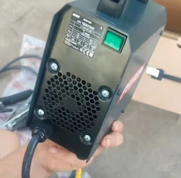 Набор Сварочный инверторный аппарат Патон ECO-160 с кейсом + Маска сварщика хамелеон X-Treme WH-1000 фото от покупателей 3