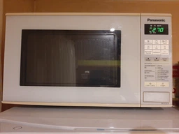 Мікрохвильова піч Panasonic NN-GT261WZPE
