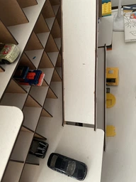 Паркинг для машин из дерева гараж для машинок PWD 53х27х46 см фото от покупателей 2