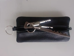 Ключниця шкіряна Shvigel leather-15310 Чорна фото від покупців 5