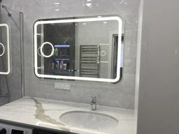 Закруглене дзеркало з LED підсвіткою 80 на 60 см, з трьома сенсорами, годинником, підігрівом та лінзою з підсвіткою, модель Anvi La Mir (Anvig31) фото від покупців 3