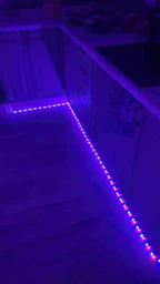 Самоклеющаяся светодиодная LED лента RGB 5050 strip влагостойкая с пультом управлением Комплект 5 метров 16 цветов от USB совместимость с Авто, ТВ, ПК