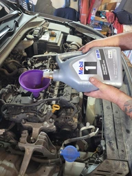 Моторна олива Mobil 1 Х1 5W-30 5 л (155143) фото від покупців 11