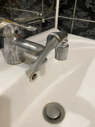 Насадка на кран аэратор Faucet splash head металлическая накладка для смесителя с двумя режимами напора фото от покупателей 3
