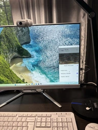 Веб-камера Logitech Brio 100 Full HD Webcam Graphite (960-001585) фото от покупателей 9