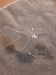 Силіконова соска Philips Avent Natural середній потік 3+ міс 2 шт (SCY964/02) (8710103985136) фото від покупців 6