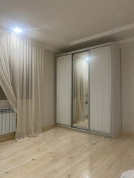 Шафа-купе трьохдверна Doros Сіті Лайт 225х60х225 см Дуб сонома/1 Дзеркало (DRS-011098) фото від покупців 7