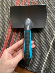 Пуходерка мягкая для ухода за шерстью и подшёрстком у собак Trixie 12 х 20 см (4011905241333) фото от покупателей 1