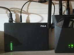 Міні UPS F&A DC1018P - універсальне джерело безперебійного живлення для комп'ютерних пристроїв фото від покупців 4