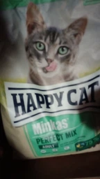 Happy Cat (Хэппи Кэт) Minkas Perfect Mix - Сухой корм с курицей, рыбой и ягненком для взрослых кошек, 10 кг
