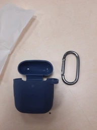 Силиконовый чехол для AirPods 1/2 с карабином Black (черный) фото от покупателей 4
