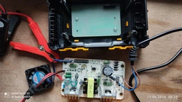 Автомобильное импульсное зарядное устройство Foxsur 12V 6A FBC1206D, автоматическое зарядное для аккумулятора фото от покупателей 11