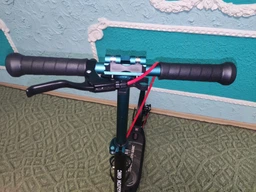 Самокат Maraton GMC з дисковим гальмом фіолетовий з білим + підстаканник та ремінь (334115431) фото від покупців 7
