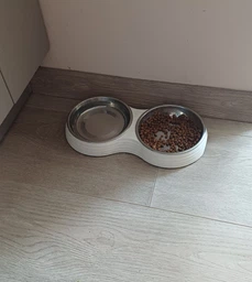 Миска Trixie для кошек, двойная, белая, 27х3х14 см (меламин/металл) фото от покупателей 10