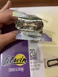 Блок протеиновых батончиков FitWin Protein Bar 33%, 12x60 грамм с начинкой - Фисташка фото от покупателей 3