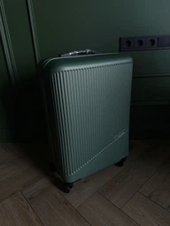 Чемодан на 4 колесах Travelite Bali Green S 34л (TL072347-80)