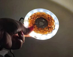 USB Светодиодная LED лента SMD2835 гибкая самоклеющаяся 5 вольт от повербанка. ЮСБ экономная лампа светильник нейтральный белый свет от Power Bank 5 метров фото от покупателей 10