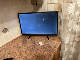Телевізор ERGO 24" 24GHS5500 голосове керування фото від покупців 9