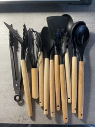 Набор кухонных принадлежностей из силикона и дерева 12 предметов Kitchen Set с подставкой фото от покупателей 7