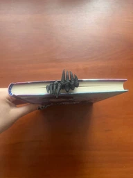 Закладка дня книги " Кігті монстра " фото от покупателей 3