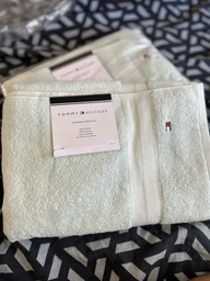 Рушник махровий Tommy HilfigerModern American Solid Cotton банний 76х138 см Блакитний (TH-009) фото від покупців 1