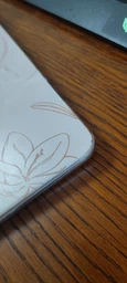 Чехол пластиковый для MacBook Air 13 М2 2022 A2681 Нежно-розовый с золотистыми цветами фото от покупателей 1